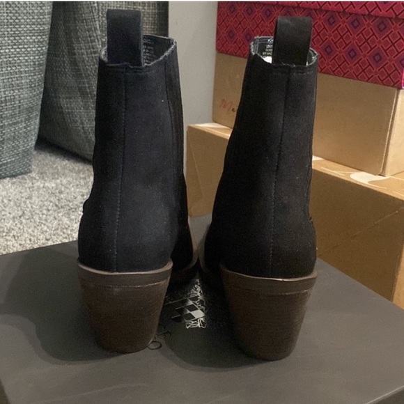 Vince Camuto Ackella Booties - Picture 5 of 7